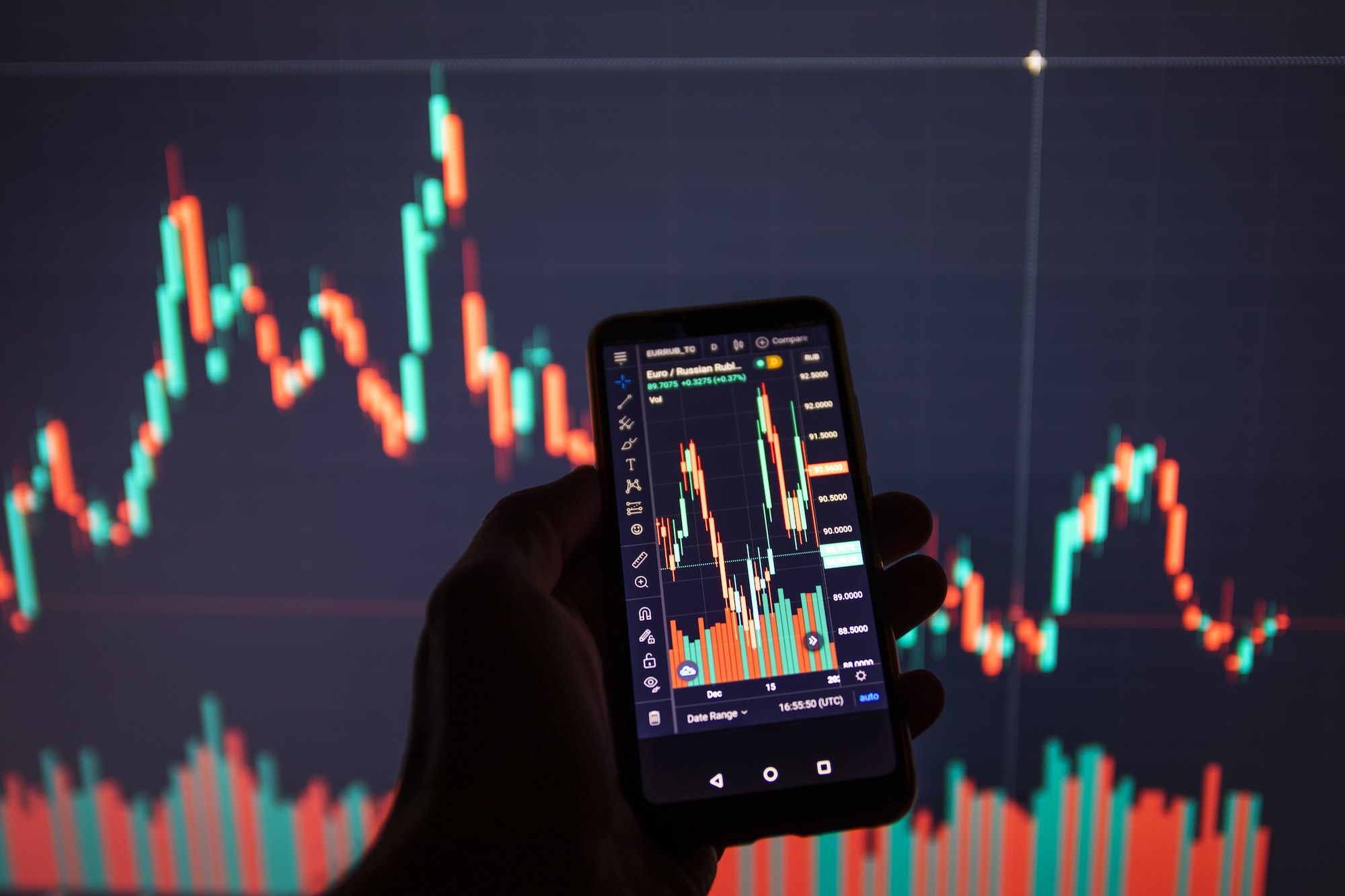 Hong Kong Stocks Dive 13-year Low, Property Tax Cuts and Eased Visa Rules to Attract Talent